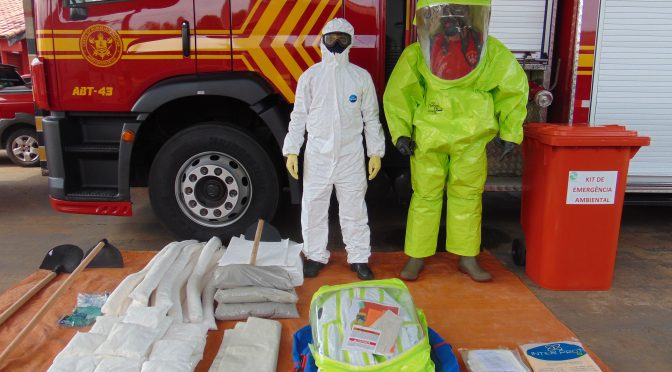 Kit para atendimento a emergência ambiental